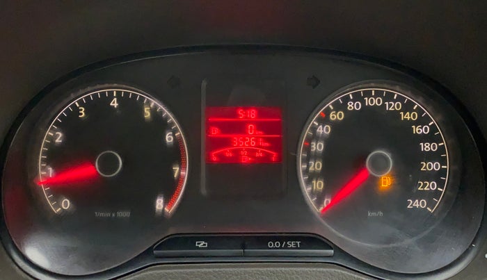 2011 Volkswagen Vento HIGHLINE 1.6 MPI, Petrol, Manual, 35,257 km, Odometer Image
