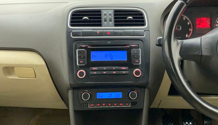 2011 Volkswagen Vento HIGHLINE 1.6 MPI, Petrol, Manual, 35,257 km, Air Conditioner