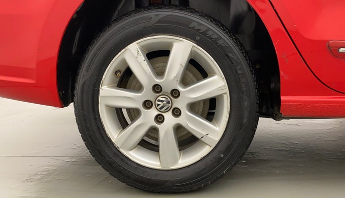 2011 Volkswagen Vento HIGHLINE 1.6 MPI, Petrol, Manual, 35,257 km, Right Rear Wheel
