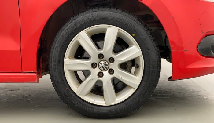 2011 Volkswagen Vento HIGHLINE 1.6 MPI, Petrol, Manual, 35,257 km, Right Front Wheel