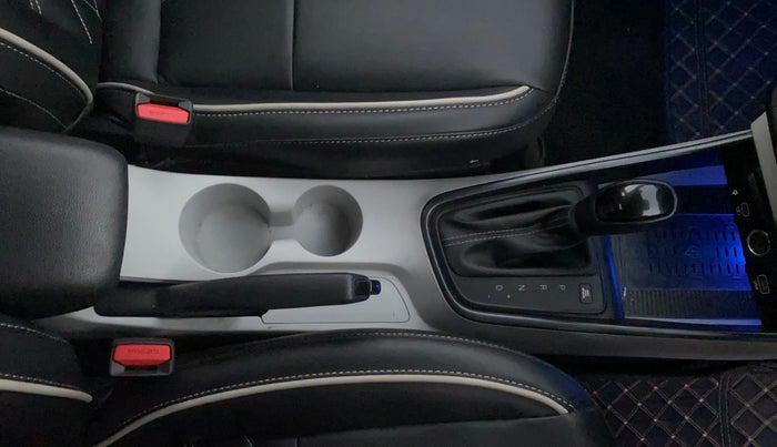 2023 Hyundai NEW I20 ASTA (O) 1.2 AT, Petrol, Automatic, 11,236 km, Gear Lever