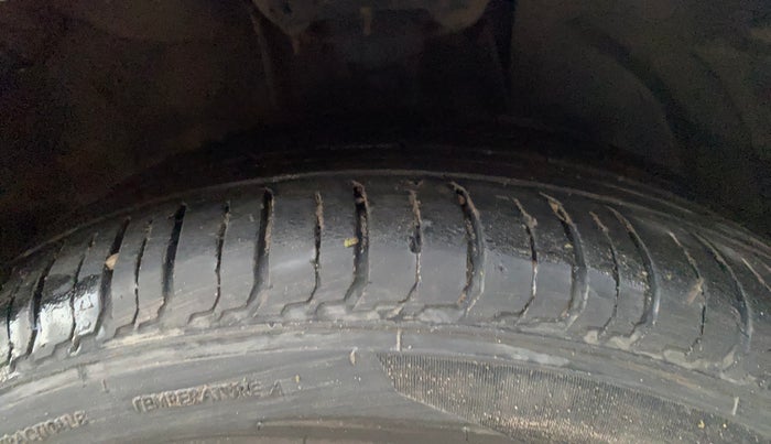 2023 Hyundai NEW I20 ASTA (O) 1.2 AT, Petrol, Automatic, 11,236 km, Right Front Tyre Tread