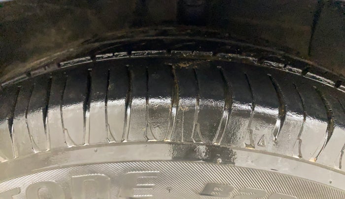 2015 Hyundai Xcent SX 1.2, Petrol, Manual, 76,403 km, Right Front Tyre Tread