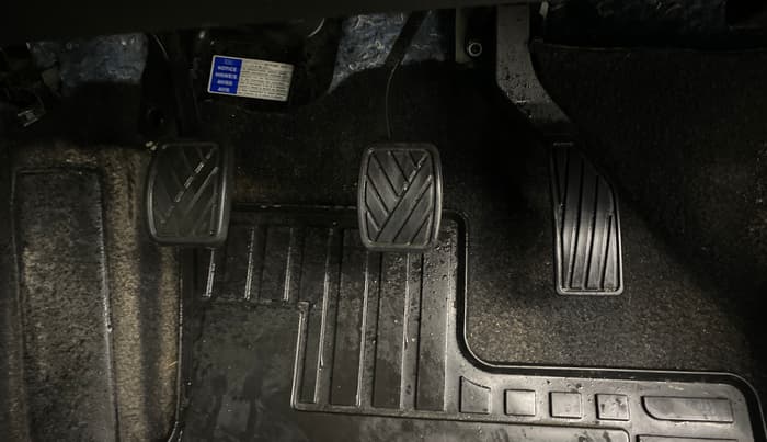 2021 Maruti Vitara Brezza LXI, Petrol, Manual, 26,045 km, Pedals