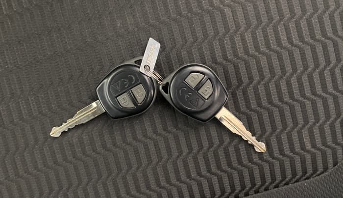 2021 Maruti Vitara Brezza LXI, Petrol, Manual, 26,045 km, Key Close Up