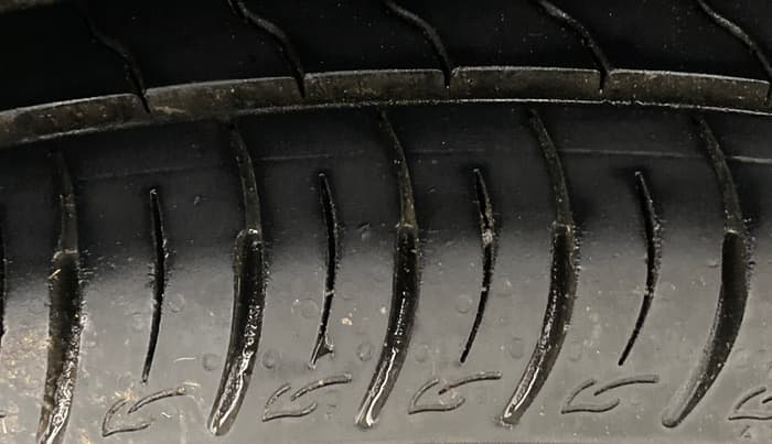 2021 Maruti Vitara Brezza LXI, Petrol, Manual, 26,045 km, Left Rear Tyre Tread