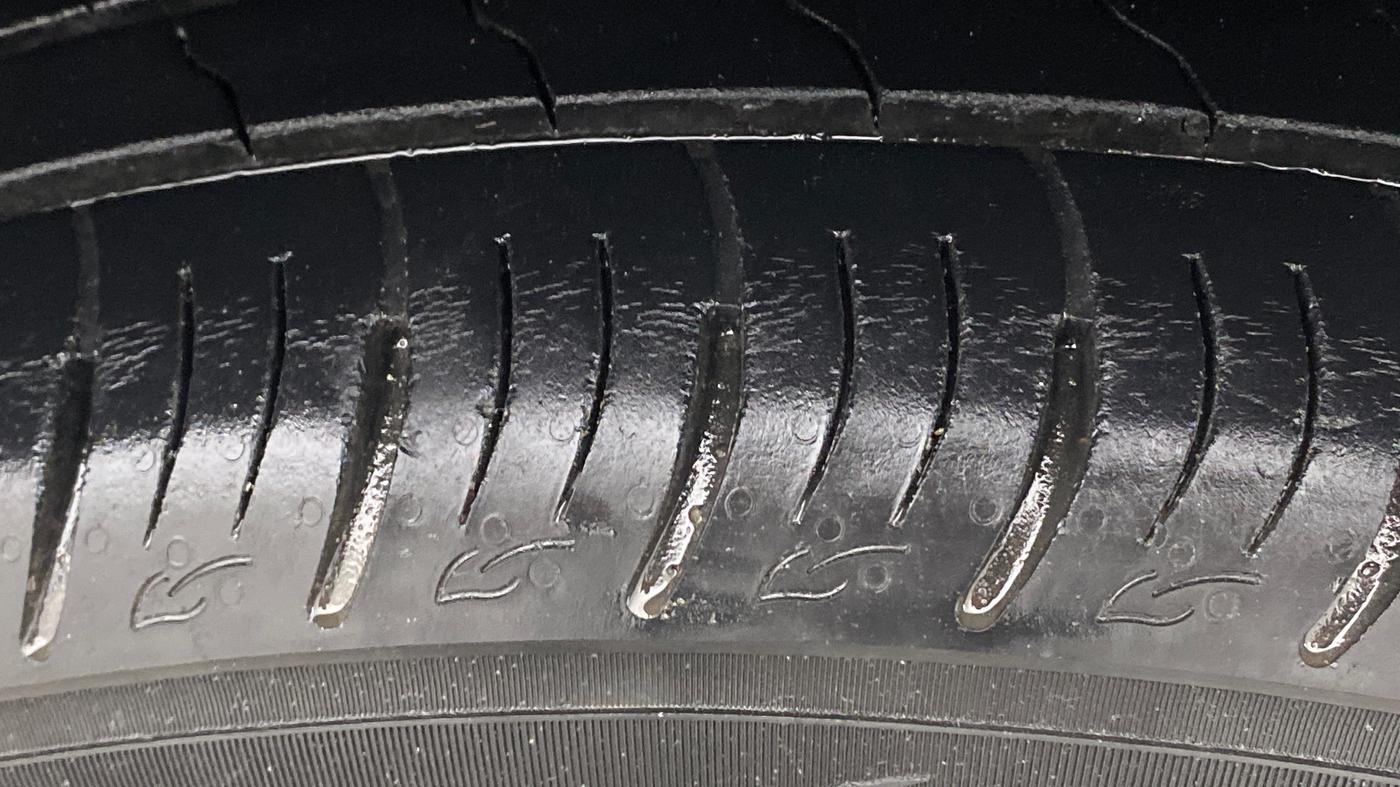 2021 Maruti Vitara Brezza LXI, Petrol, Manual, 26,045 km, Right Front Tyre Tread