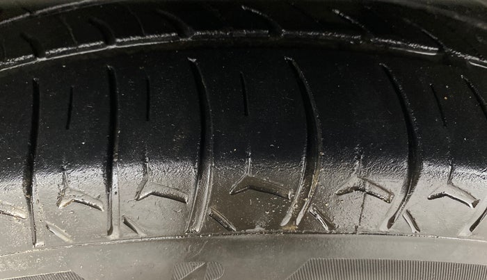 2017 Maruti Celerio ZXI AMT (O), Petrol, Automatic, 88,491 km, Left Front Tyre Tread