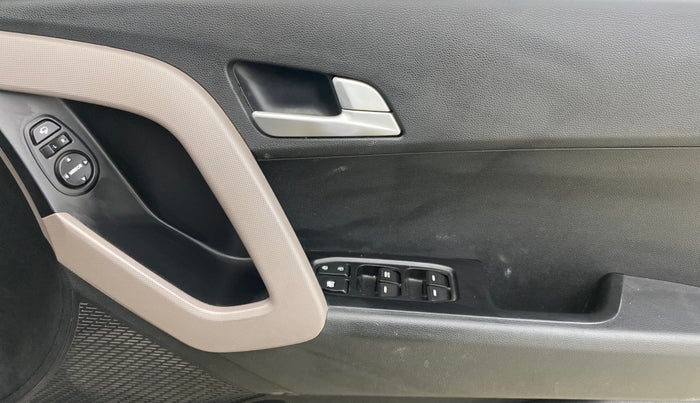 2018 Hyundai Creta SX 1.6 PETROL, Petrol, Manual, 85,882 km, Driver Side Door Panels Control