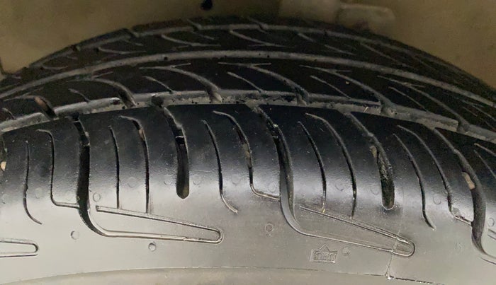2017 Maruti Celerio ZXI AMT, Petrol, Automatic, 74,404 km, Left Front Tyre Tread