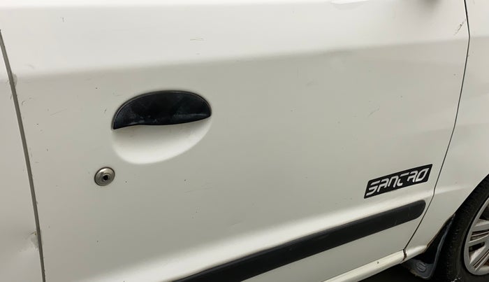 2011 Hyundai Santro Xing GLS, Petrol, Manual, 70,303 km, Driver-side door - Slightly dented