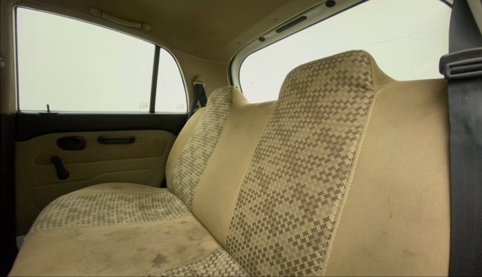 2011 Hyundai Santro Xing GLS, Petrol, Manual, 70,303 km, Right Side Rear Door Cabin