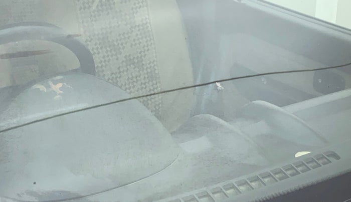 2011 Hyundai Santro Xing GLS, Petrol, Manual, 70,303 km, Front windshield - Minor spot on windshield