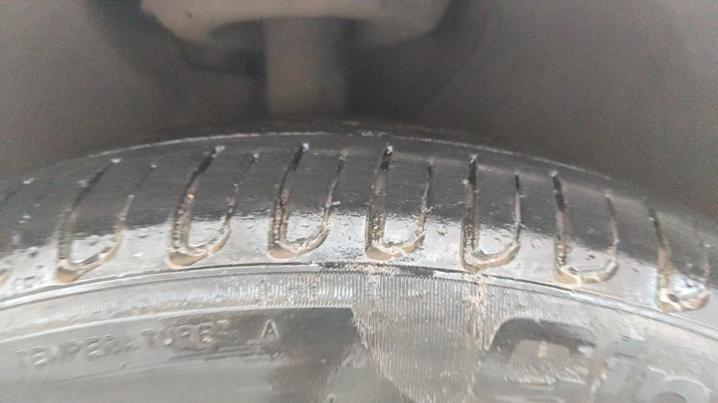 2022 Mercedes Benz A CLASS LIMOUSINE A 200d, Diesel, Automatic, 39,616 km, Right Front Tyre Tread