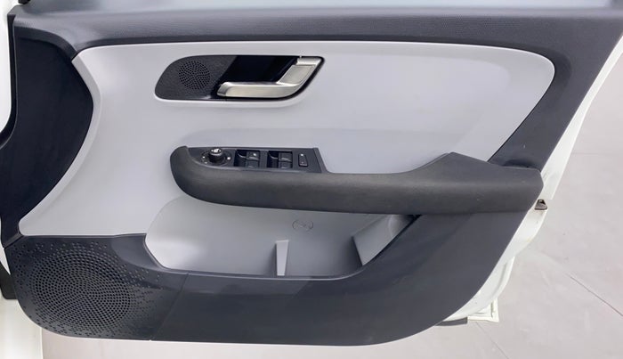 2020 Tata ALTROZ XZ PETROL, Petrol, Manual, 17,780 km, Driver Side Door Panels Control