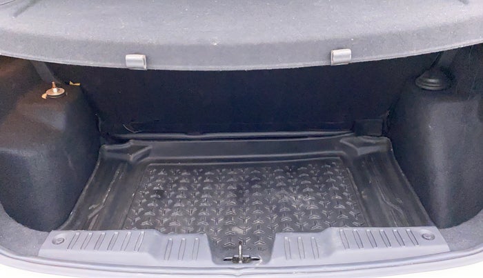 2020 Tata ALTROZ XZ PETROL, Petrol, Manual, 17,780 km, Boot Inside