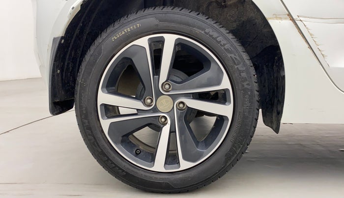 2020 Tata ALTROZ XZ PETROL, Petrol, Manual, 17,780 km, Right Rear Wheel