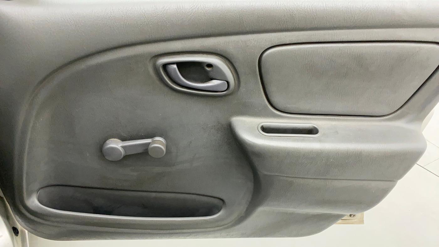 2010 Maruti Alto LXI, Petrol, Manual, 24,884 km, Driver Side Door Panels Control