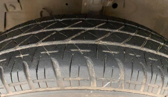 2013 Maruti Swift VXI, Petrol, Manual, 85,210 km, Left Front Tyre Tread