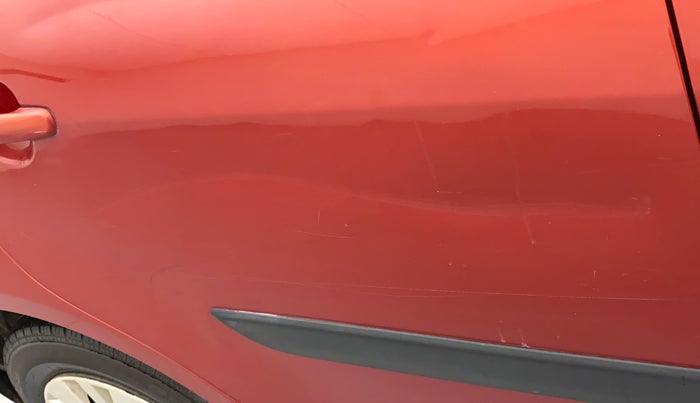 2013 Maruti Swift VXI, Petrol, Manual, 85,210 km, Right rear door - Minor scratches