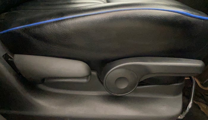 2020 Maruti Vitara Brezza ZXI PLUS, Petrol, Manual, 94,307 km, Driver Side Adjustment Panel