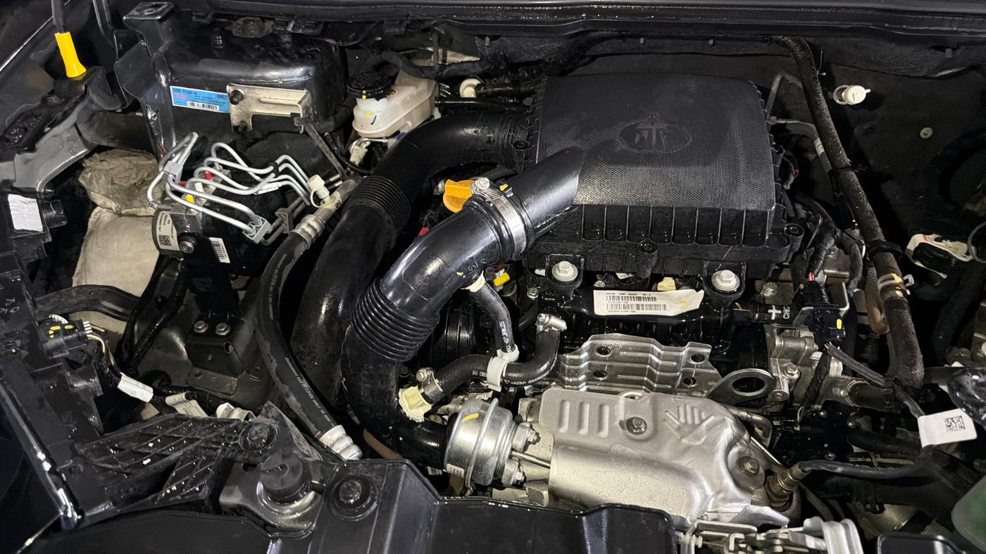 2025 Tata NEXON CREATIVE 1.2 REVOTRON 6MT, Petrol, Manual, 3,220 km, Engine View - Right