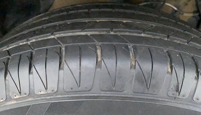 2021 Maruti Vitara Brezza ZXI, Petrol, Manual, 6,055 km, Right Front Tyre Tread