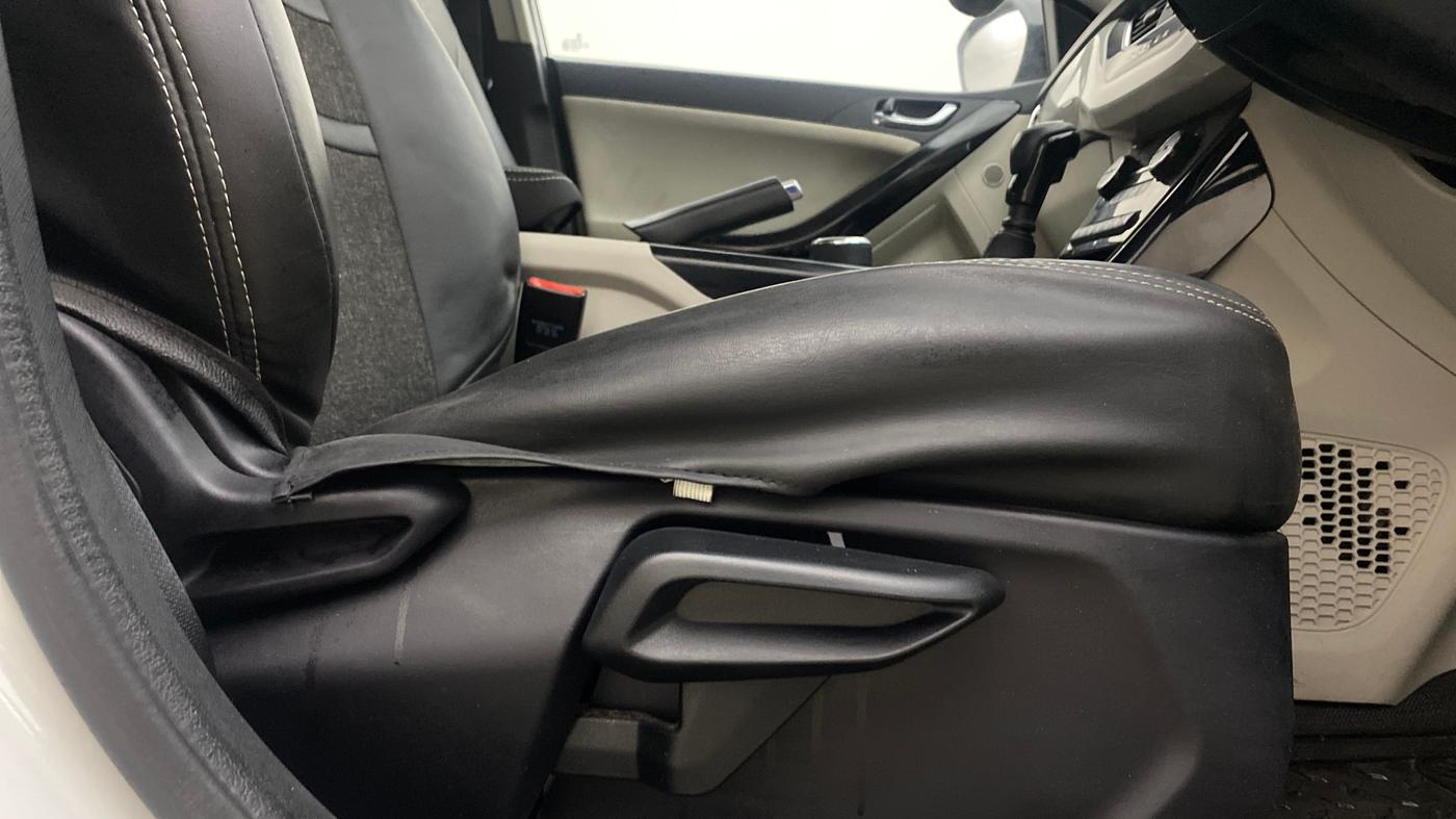 2023 Tata NEXON XZ PLUS PETROL SUNROOF, Petrol, Manual, 98,589 km, Driver Side Adjustment Panel