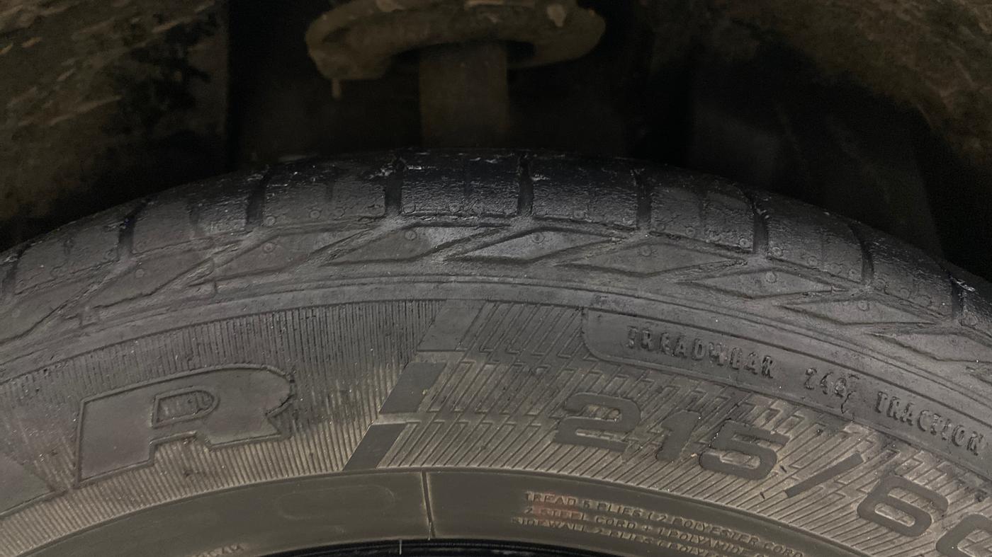 2023 Tata NEXON XZ PLUS PETROL SUNROOF, Petrol, Manual, 98,589 km, Right Front Tyre Tread