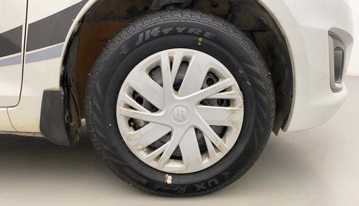 2015 Maruti Swift VXI, Petrol, Manual, 47,606 km, Right Front Wheel