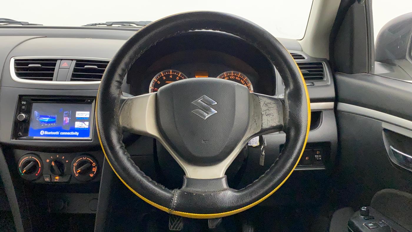 2015 Maruti Swift VXI, Petrol, Manual, 47,606 km, Steering Wheel Close Up