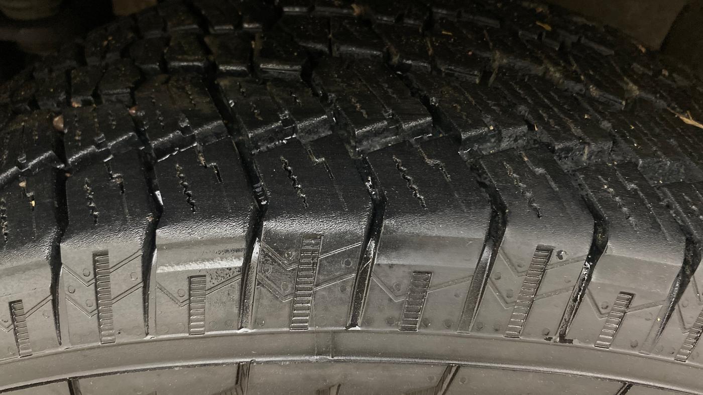 2021 Mahindra Thar LX PETROL HT 4WD AT, Petrol, Automatic, 47,101 km, Left Front Tyre Tread
