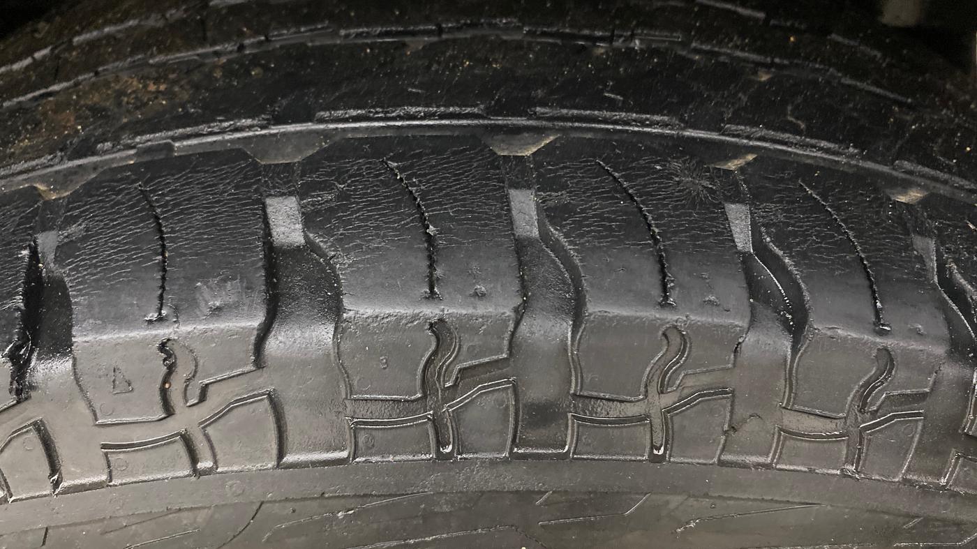 2021 Mahindra Thar LX PETROL HT 4WD AT, Petrol, Automatic, 47,101 km, Left Rear Tyre Tread