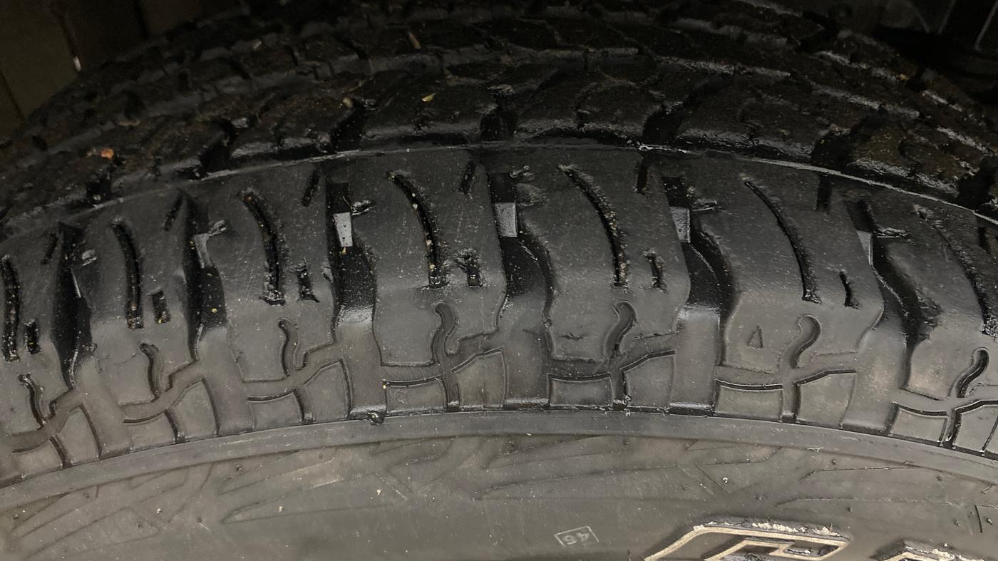 2021 Mahindra Thar LX PETROL HT 4WD AT, Petrol, Automatic, 47,101 km, Right Front Tyre Tread