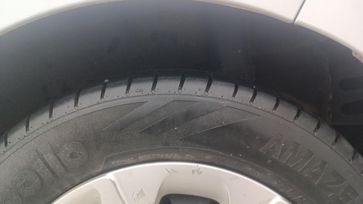 2014 Hyundai Eon MAGNA +, Petrol, Manual, 87,227 km, Left Rear Tyre Tread