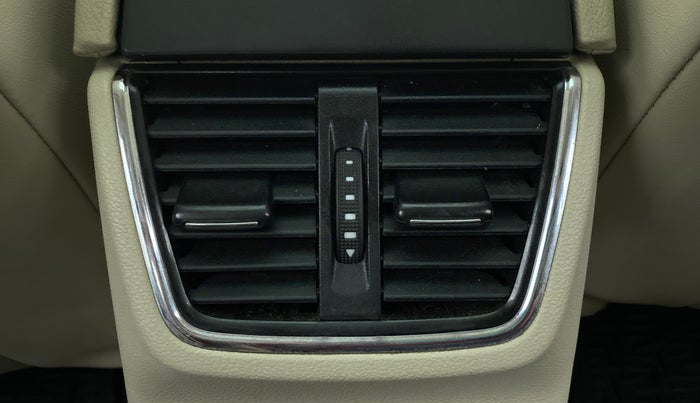 2017 Skoda Octavia 1.8 TSI STYLE PLUS AT, Petrol, Automatic, 64,547 km, Rear AC Vents