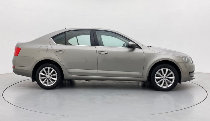 2017 Skoda Octavia 1.8 TSI STYLE PLUS AT, Petrol, Automatic, 64,547 km, Right Side View