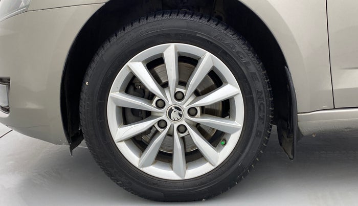 2017 Skoda Octavia 1.8 TSI STYLE PLUS AT, Petrol, Automatic, 64,547 km, Left Front Wheel
