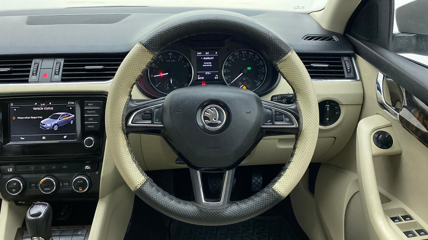 2017 Skoda Octavia 1.8 TSI STYLE PLUS AT, Petrol, Automatic, 64,547 km, Steering Wheel Close Up