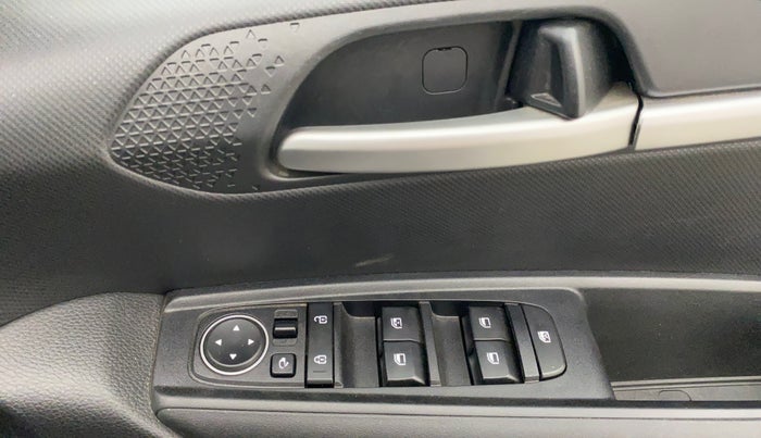 2022 KIA SONET HTK PLUS 1.2, Petrol, Manual, 8,231 km, Driver Side Door Panels Control