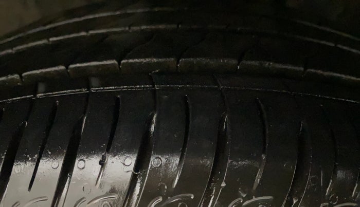 2022 KIA SONET HTK PLUS 1.2, Petrol, Manual, 8,231 km, Right Front Tyre Tread