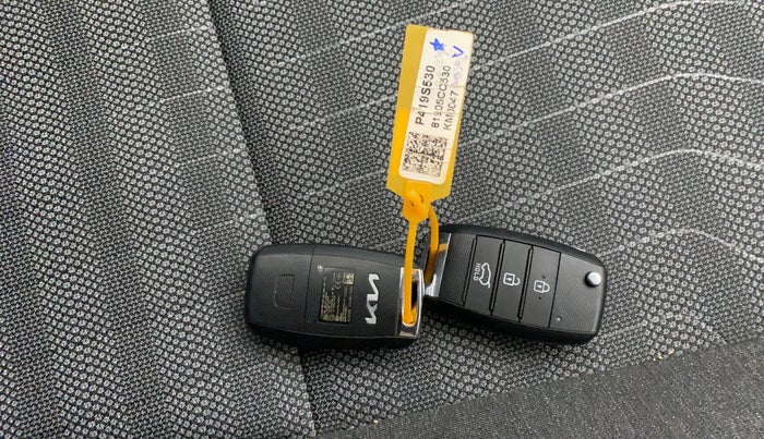 2022 KIA SONET HTK PLUS 1.2, Petrol, Manual, 8,231 km, Key Close Up