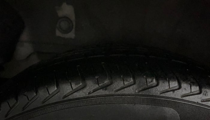 2014 Hyundai i10 MAGNA 1.1, Petrol, Manual, 38,066 km, Right Rear Tyre Tread