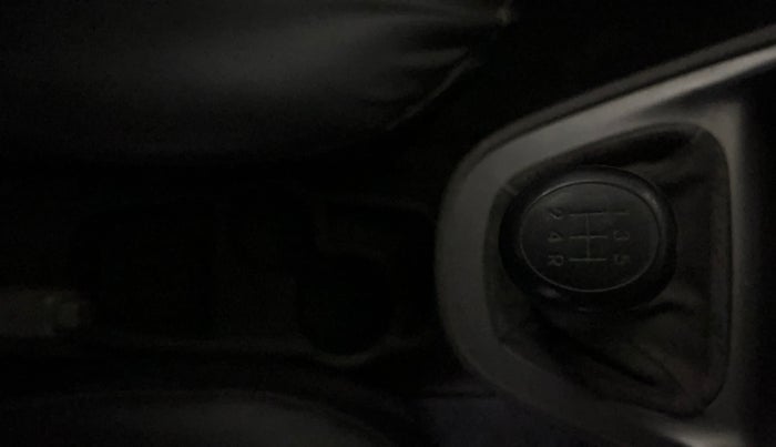 2014 Hyundai i10 MAGNA 1.1, Petrol, Manual, 38,066 km, Gear Lever