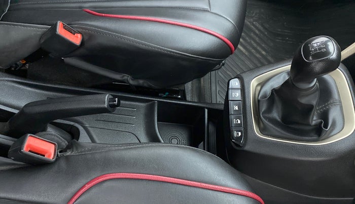2019 Hyundai NEW SANTRO SPORTZ 1.1, Petrol, Manual, 51,785 km, Gear Lever