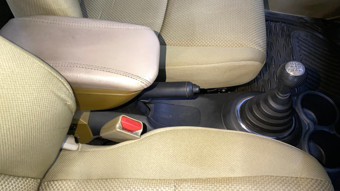 2015 Honda Brio S MT, Petrol, Manual, 61,811 km, Gear Lever