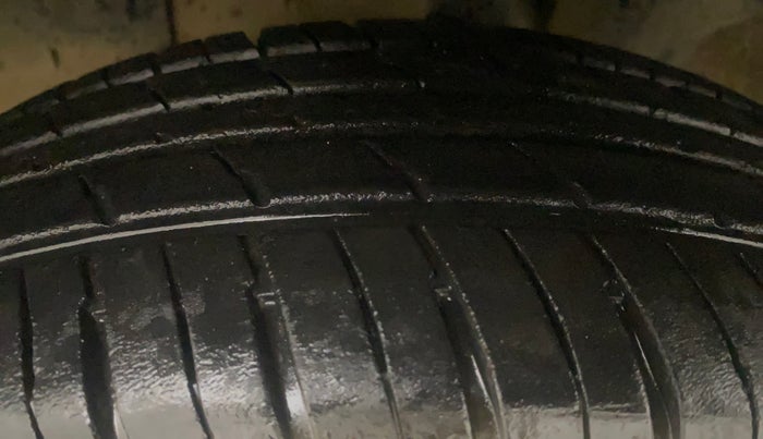 2016 Renault Kwid RXT 0.8, Petrol, Manual, 52,798 km, Left Front Tyre Tread