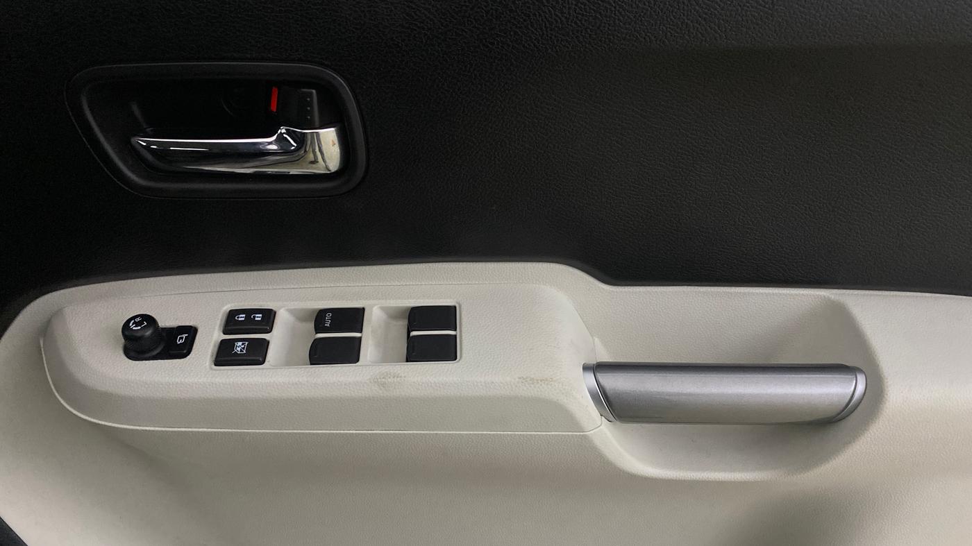 2023 Maruti IGNIS ZETA 1.2 AMT, Petrol, Automatic, 9,963 km, Driver Side Door Panels Control