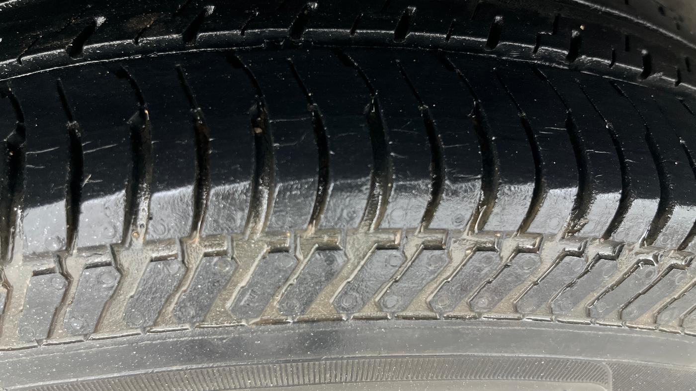 2016 Maruti Swift VXI, Petrol, Manual, 43,932 km, Right Rear Tyre Tread