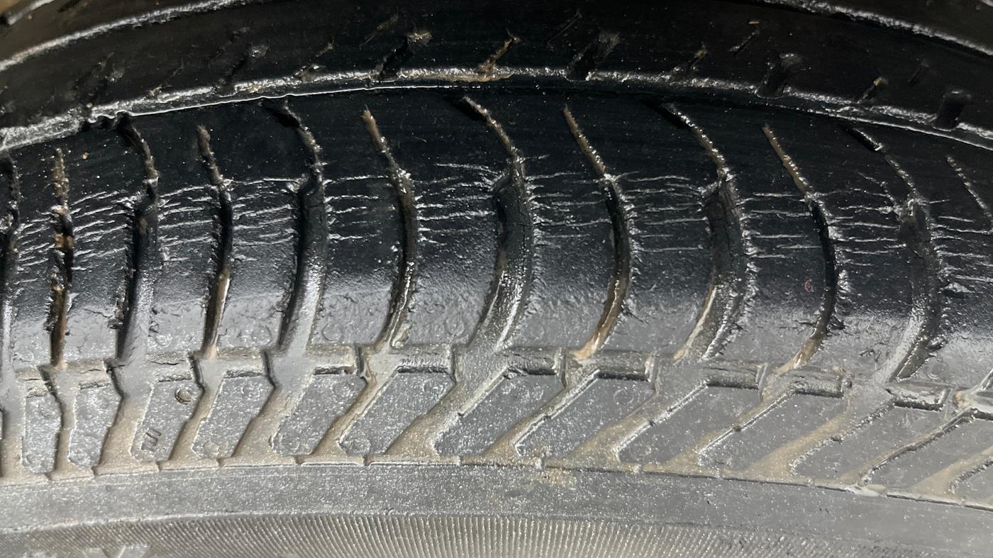 2016 Maruti Swift VXI, Petrol, Manual, 43,932 km, Right Front Tyre Tread